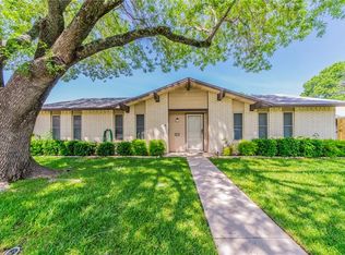 2618 Burningtree Ct, Arlington, TX 76014