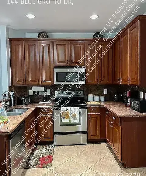 144 Blue Grotto Dr — Photo 3