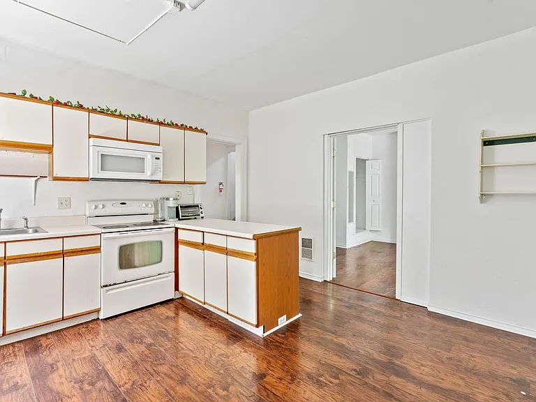 1615 Denniston St #2 — Photo 4