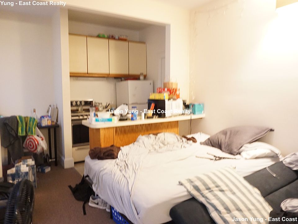 2nd image of 827 Beacon St #203