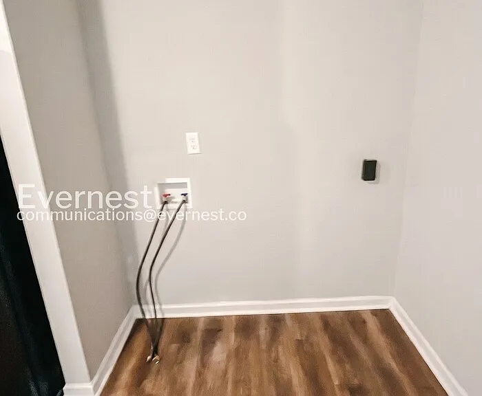 4435 Lincolndale Dr — Photo 6