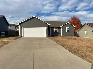 4001 NW Fielding Ter, Topeka, KS 66618