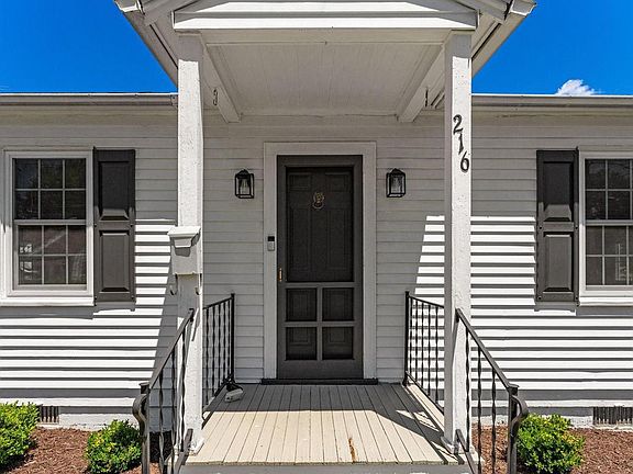 3rd image of 216 Walnut St