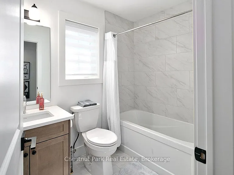 137 White Oak Cres — Photo 14