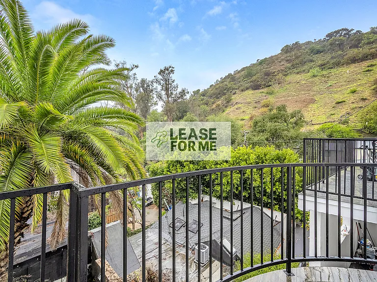 9848 Portola Dr — Photo 14