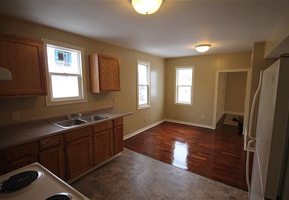 KITCHEN TO DINING