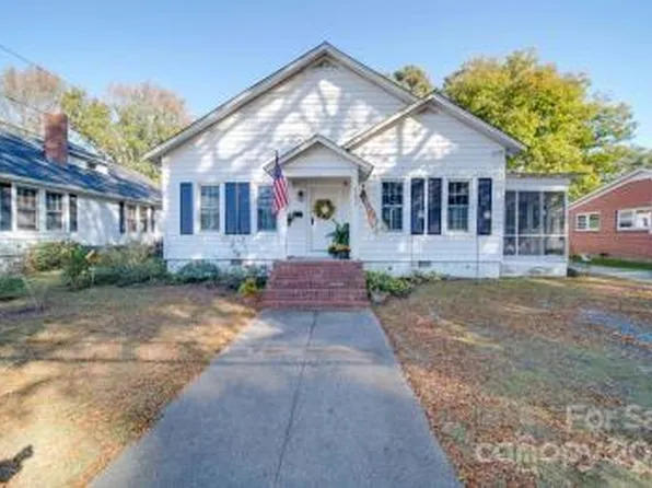 213 Leak Ave, Wadesboro, NC 28170