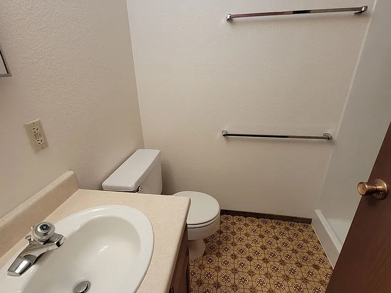6731 Hollister Cir — Photo 7