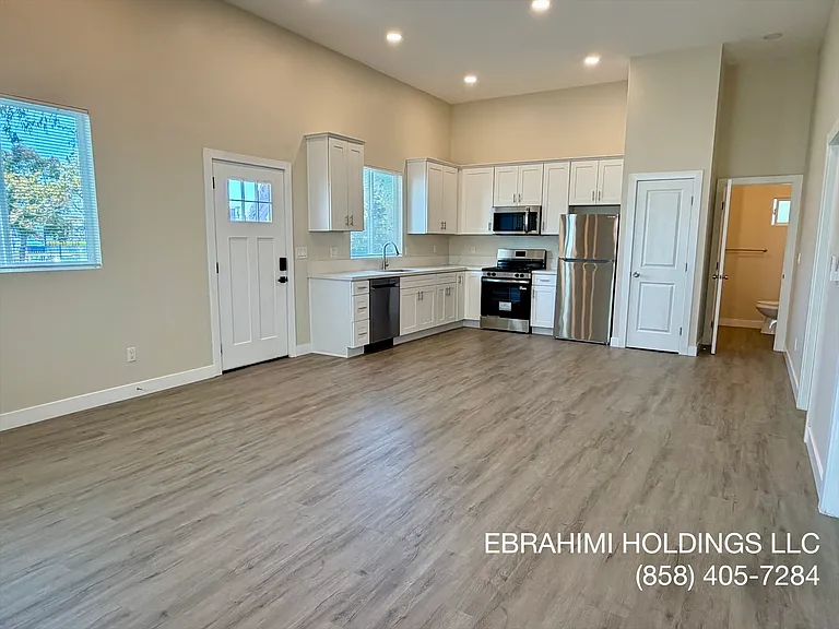 2976 National Ave #1 — Photo 4