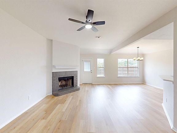 4th image of 1524 Allen Dr