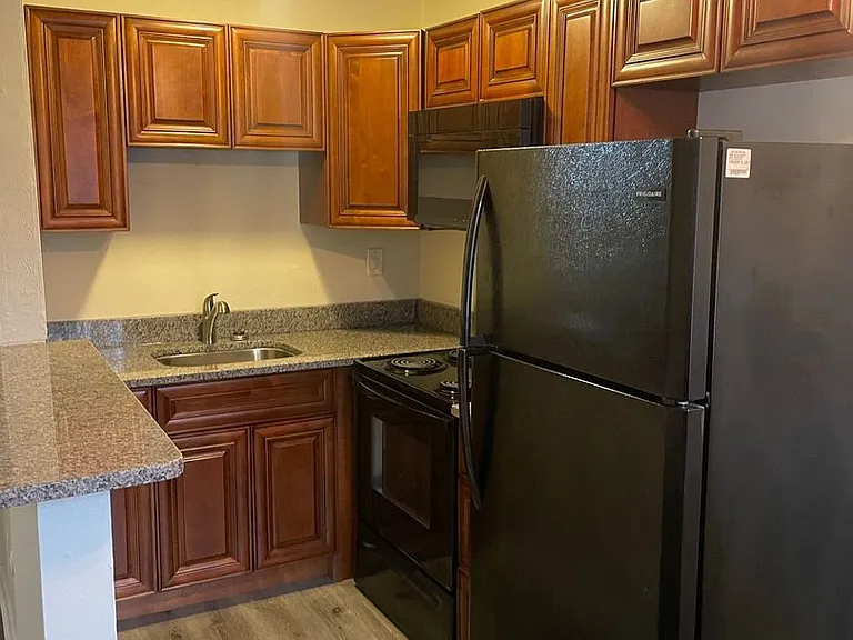 346 Fort Worth Ave — Photo 4