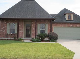 214 Oak Hill Ln, Youngsville, LA 70592