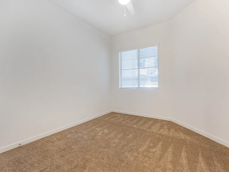Metro Gateway Apartment Homes — Photo 32