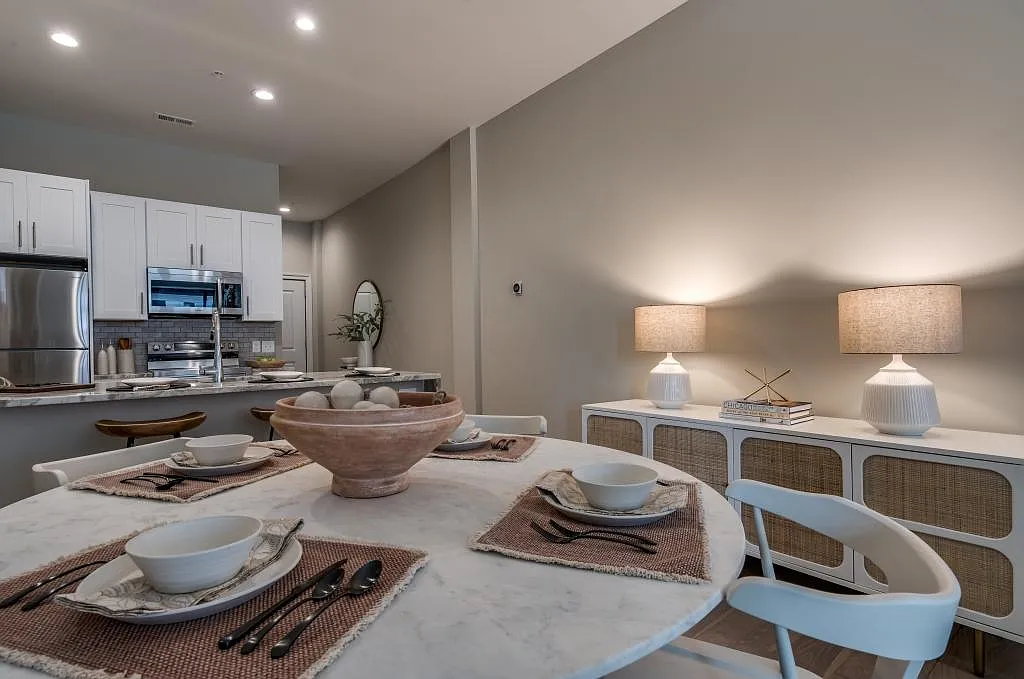 EIGHT WEST THIRD APARTMENTS — Photo 4