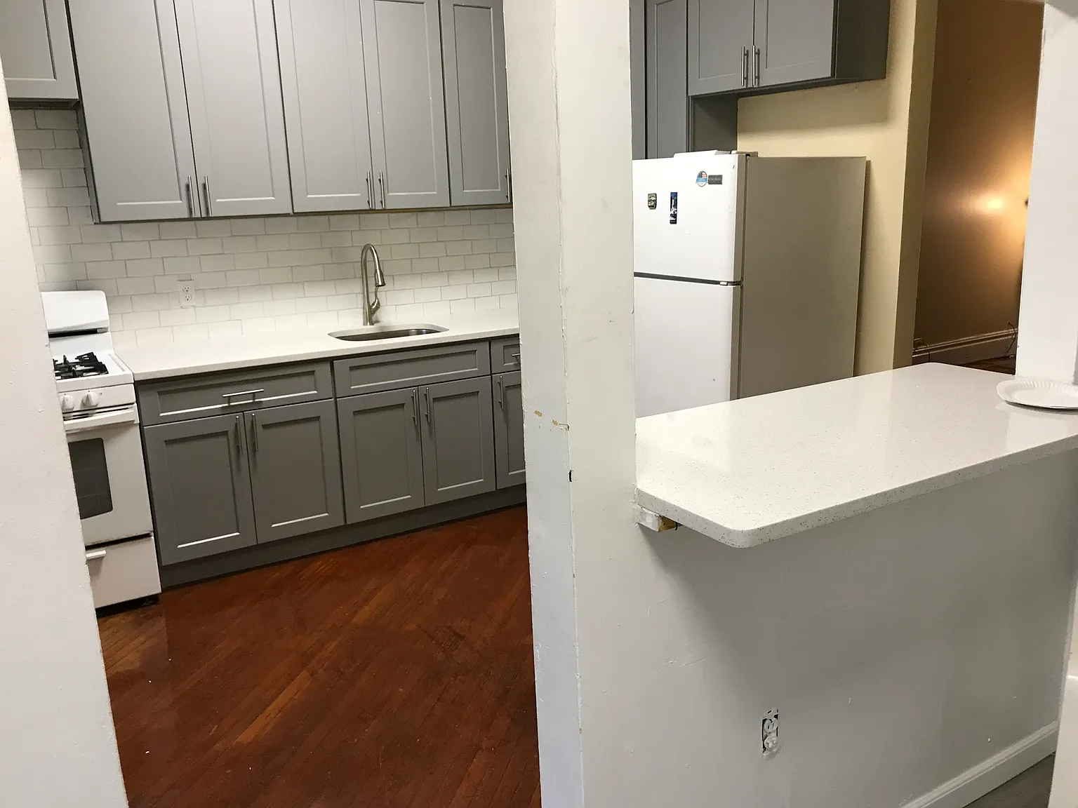 5 bed, 2400 sqft, $800 — Photo 2