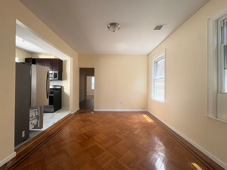 198 Danforth Ave #2 — Photo 1