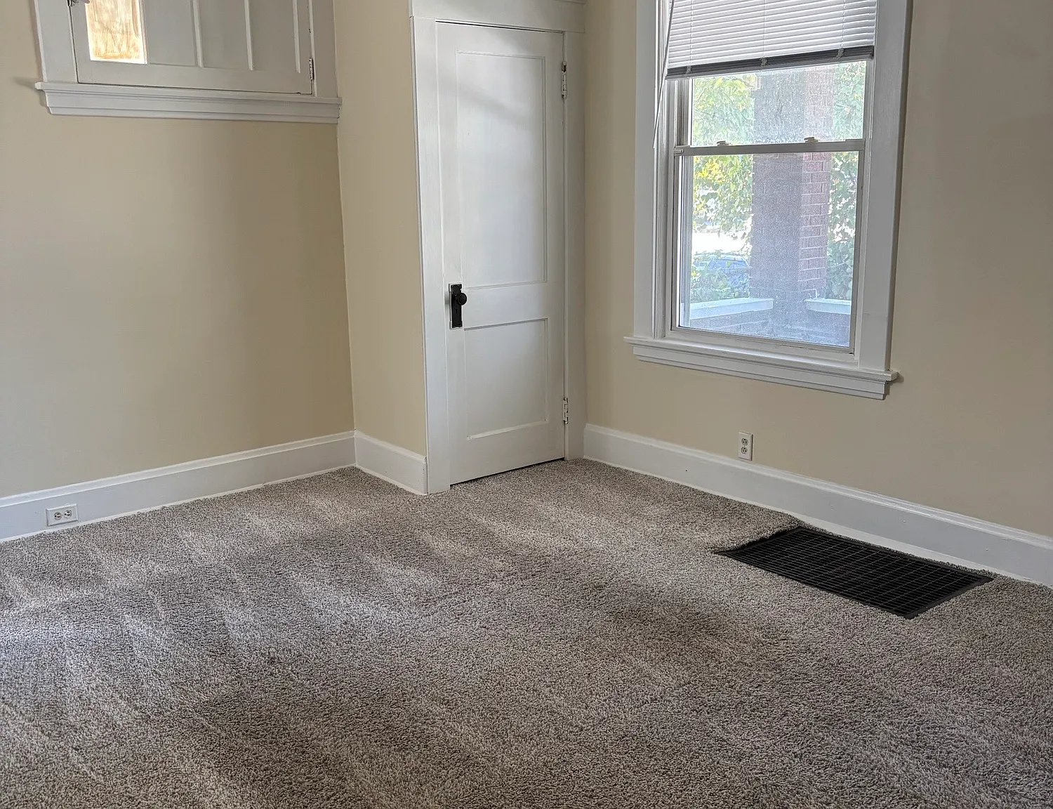 4 bed, 1.5 bath, 1440 sqft, $3,200 — Photo 4