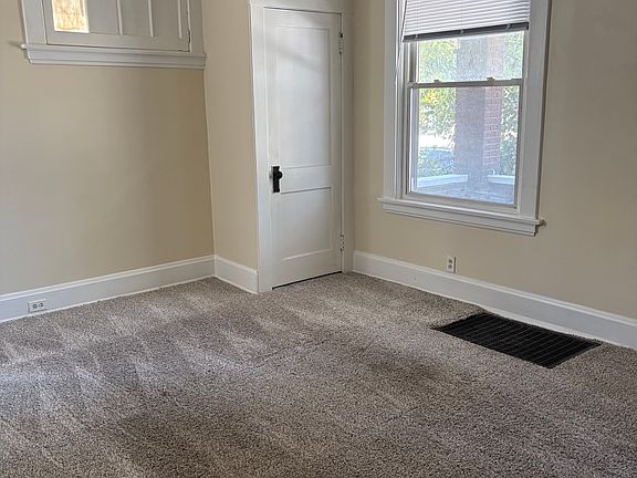 4th image of 140 Louis Ave