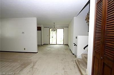 5th image of 257 Moorewood Ave