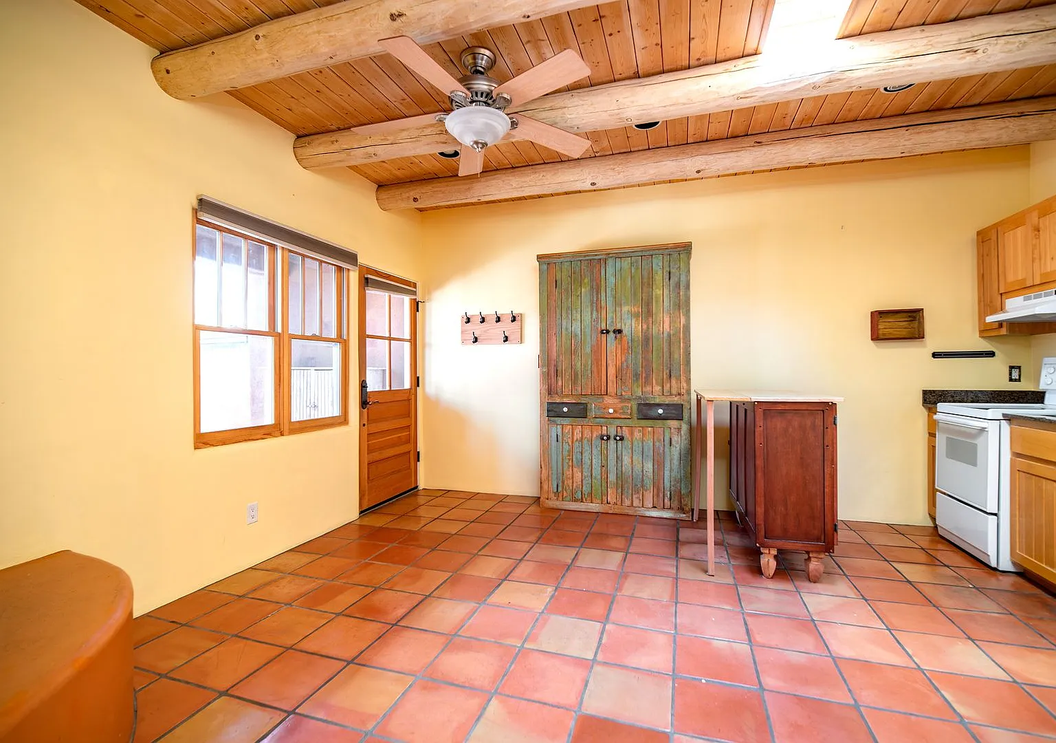 Downtown Private Condo Available Now! — Photo 3