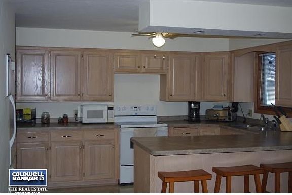 Updated Kitchen w/ Appliances