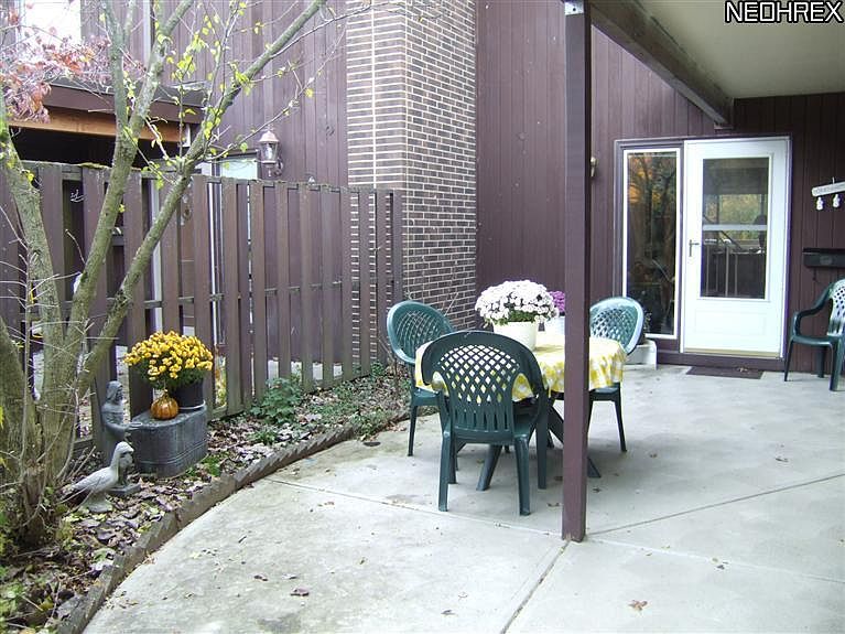 1st image of 9484 Fernwood Dr