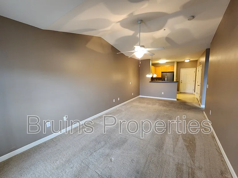 7104 W Friendly Ave #310 — Photo 4