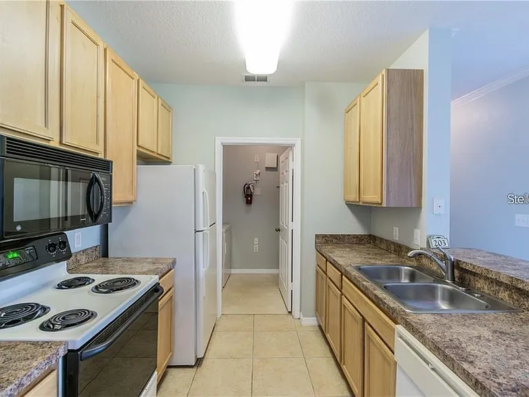 10203 Courtney Palms Blvd #201 — Photo 10