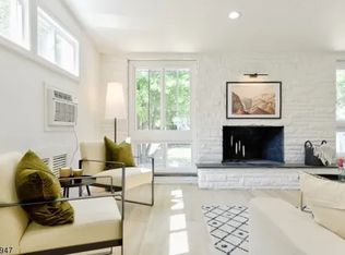 571 Boulevard FLOOR 1, Hasbrouck Heights, NJ 07604