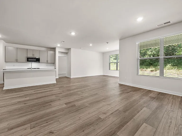 1145 Ross Farms Blvd — Photo 5