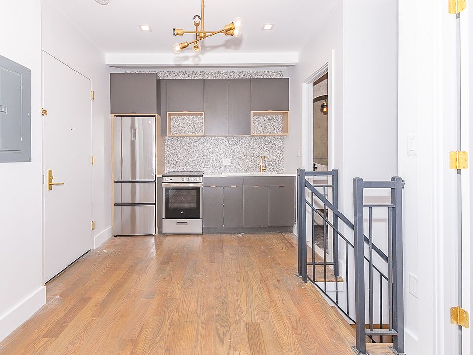 1st image of 484 Gates Ave #1F