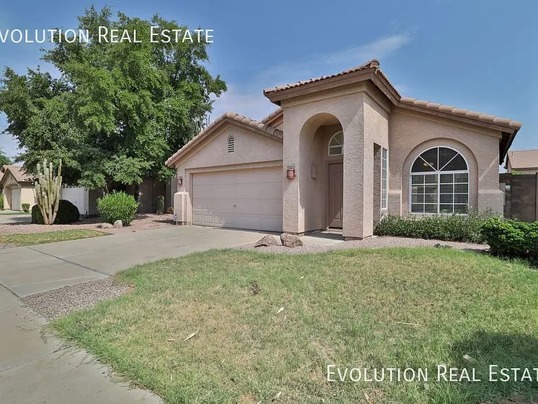 3226 E Sequoia Dr — Photo 3