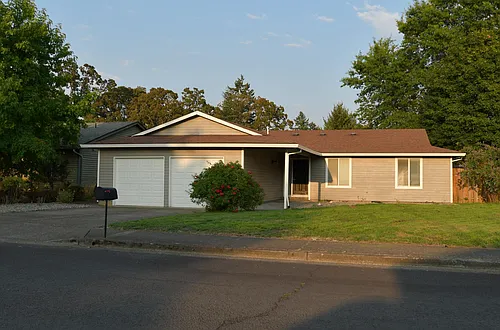 990 NW 178th Ave Photo 1