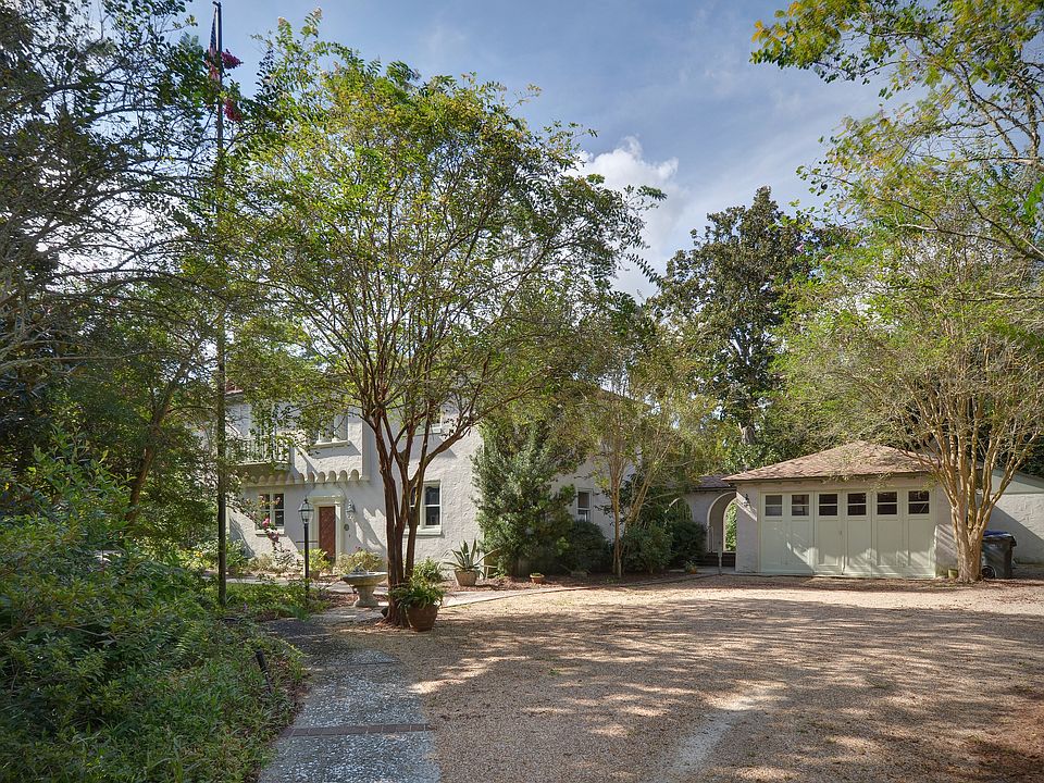 2nd image of 123 E 19th St
