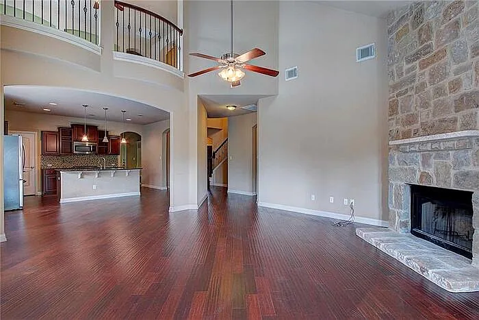 2409 Santa Clara Ln — Photo 7