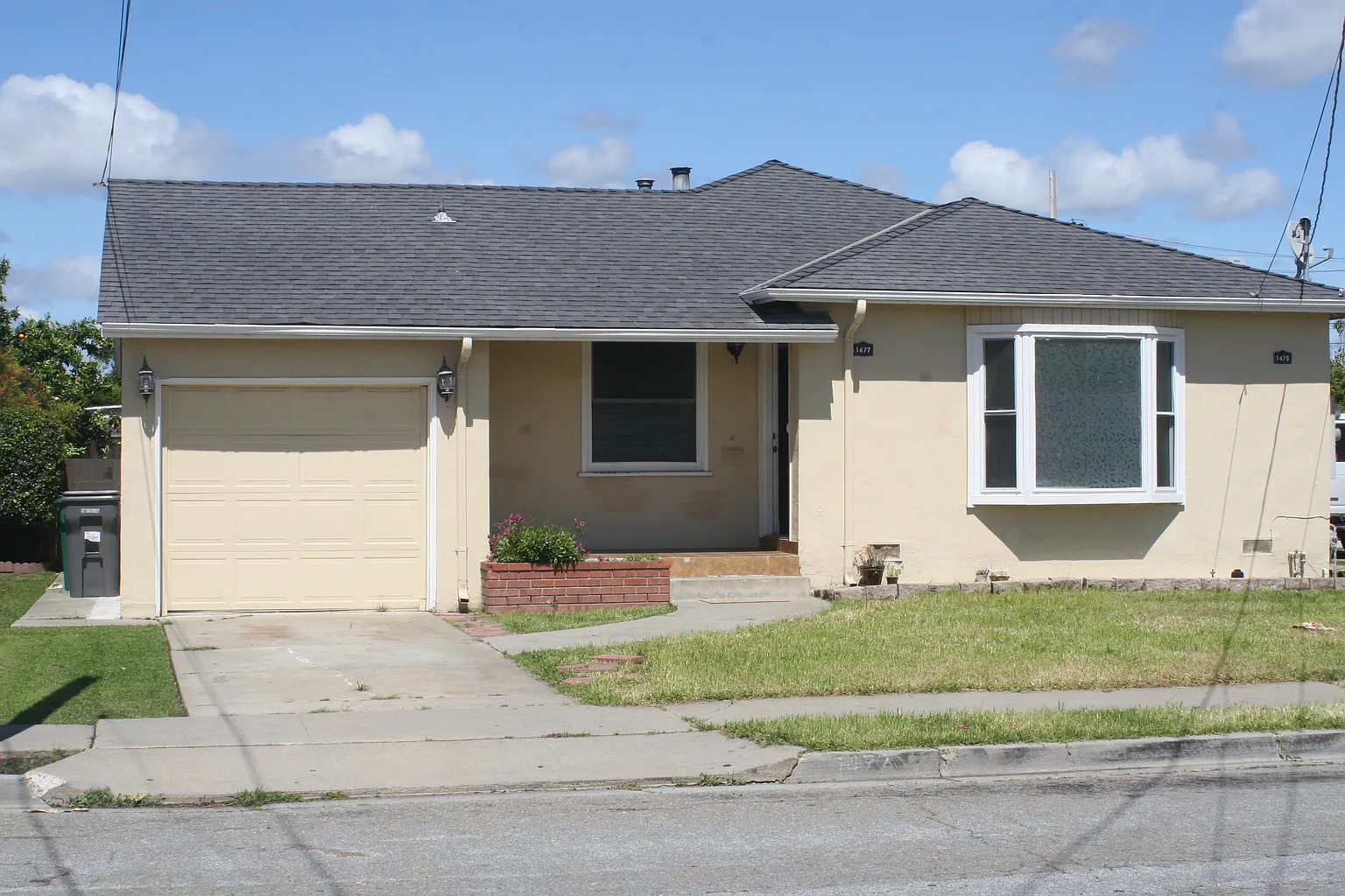 1477 Hubbard Ave photo 1