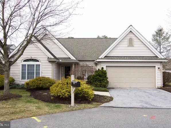 210 Sanibel Ln, Reading, PA 19610