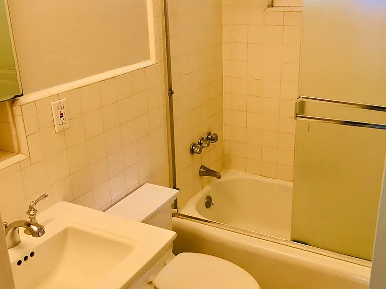 573 Lytton Avenue — Photo 5