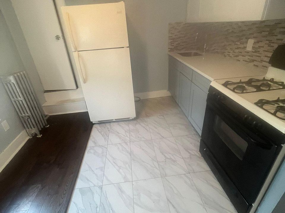 1st image of 150 N Clinton St #1