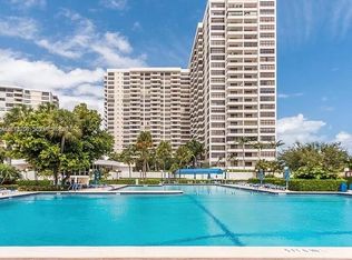 2500 Parkview Dr APT 1705, Hallandale, FL 33009