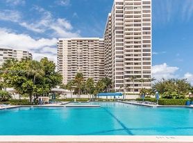 2500 Parkview Dr