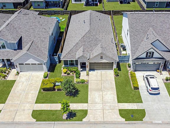2nd image of 8422 Red Shiner Way
