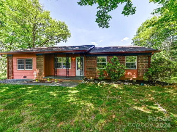 171 N Buncombe School Rd, Weaverville, NC 28787