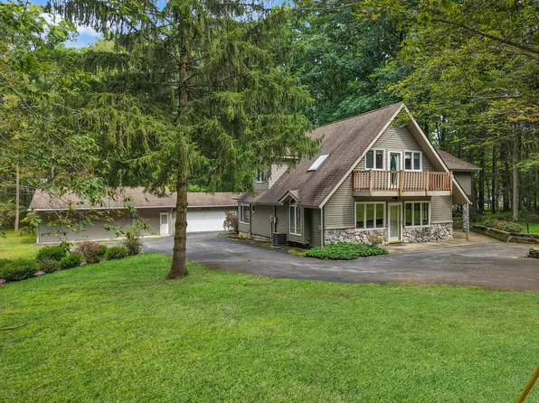 317 Galloway Rd, Du Bois, PA 15801