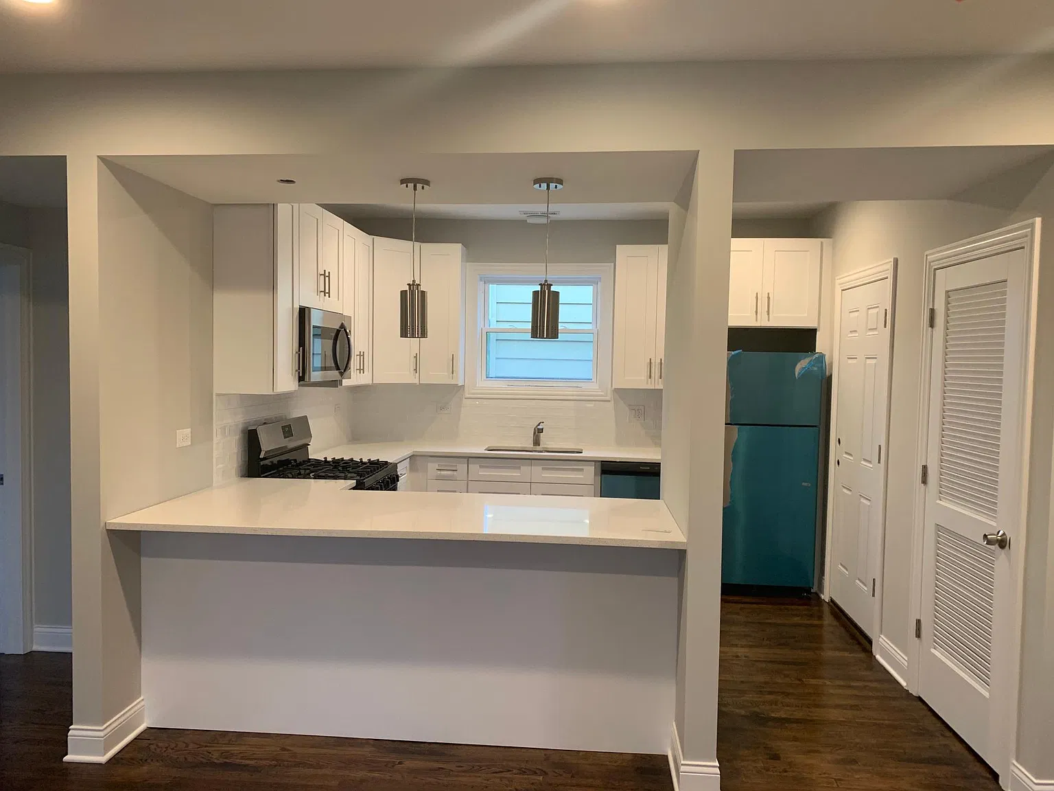 2 bed, 800 sqft, $1,975 — Photo 1