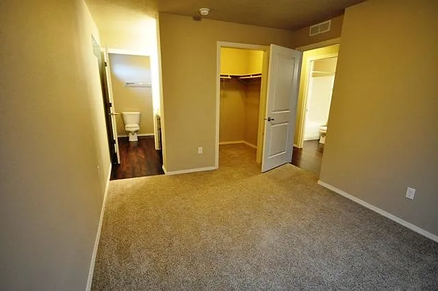 1141 E Fairview Ave — Photo 6