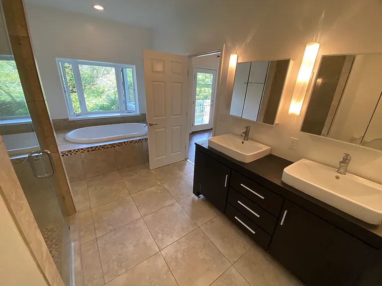 1886 Saint Louis Dr — Photo 5