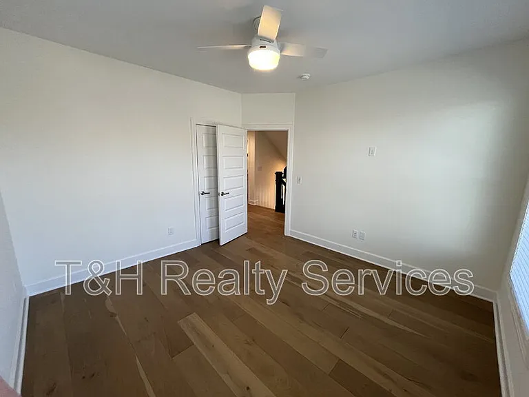 822 Union St — Photo 15