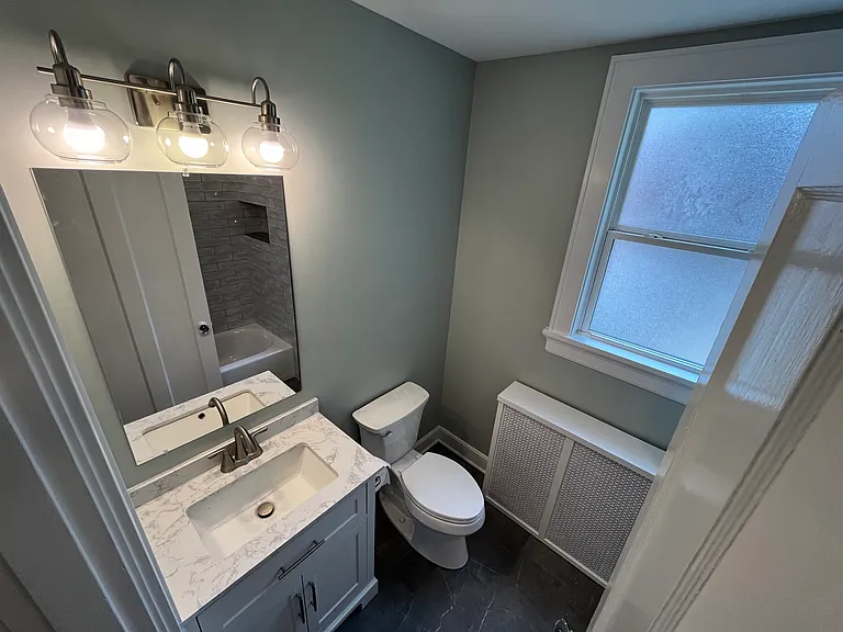 1304 Paxton Ave #1 — Photo 3