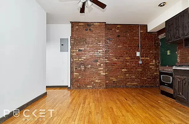 520 E 14th St #27 — Photo 4